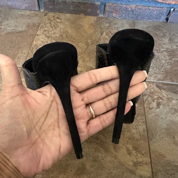 Black mule - Picture 3 of 8